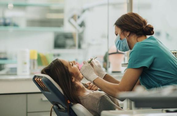 Dentist consultation women